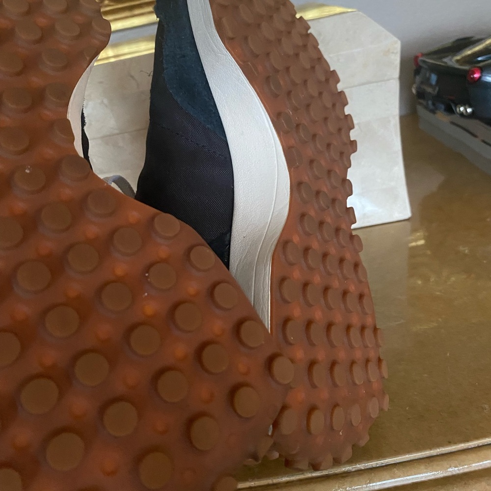 New Balance Women's Black and White Sneakers with Gum Sole - Picture 7 of 7